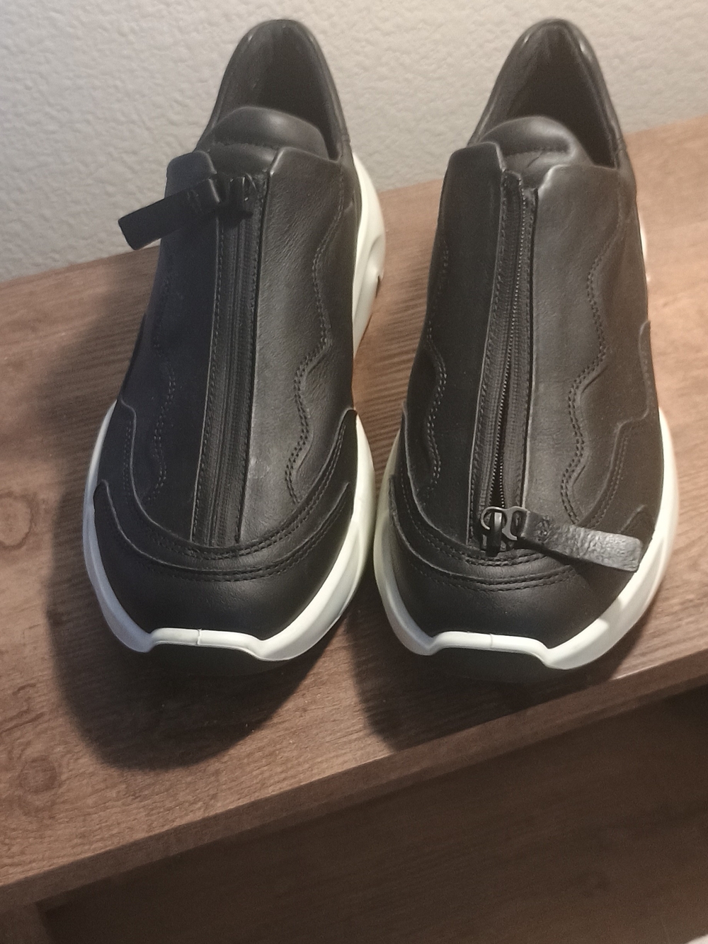Ecco Women's Black Leather Zip-Front Slip-On Sneakers with White Sole